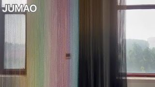 工場撮影ビデオ: マルチカラーのメタルフックカーテン